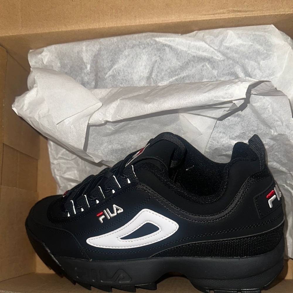 NEW Fila Men's Black Sneakers Size 8
